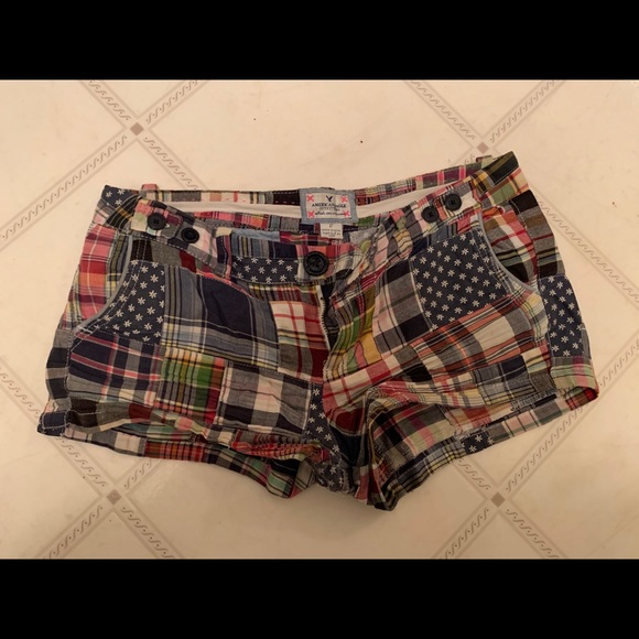American Eagle Plaid Shorts - Picture 1 of 2